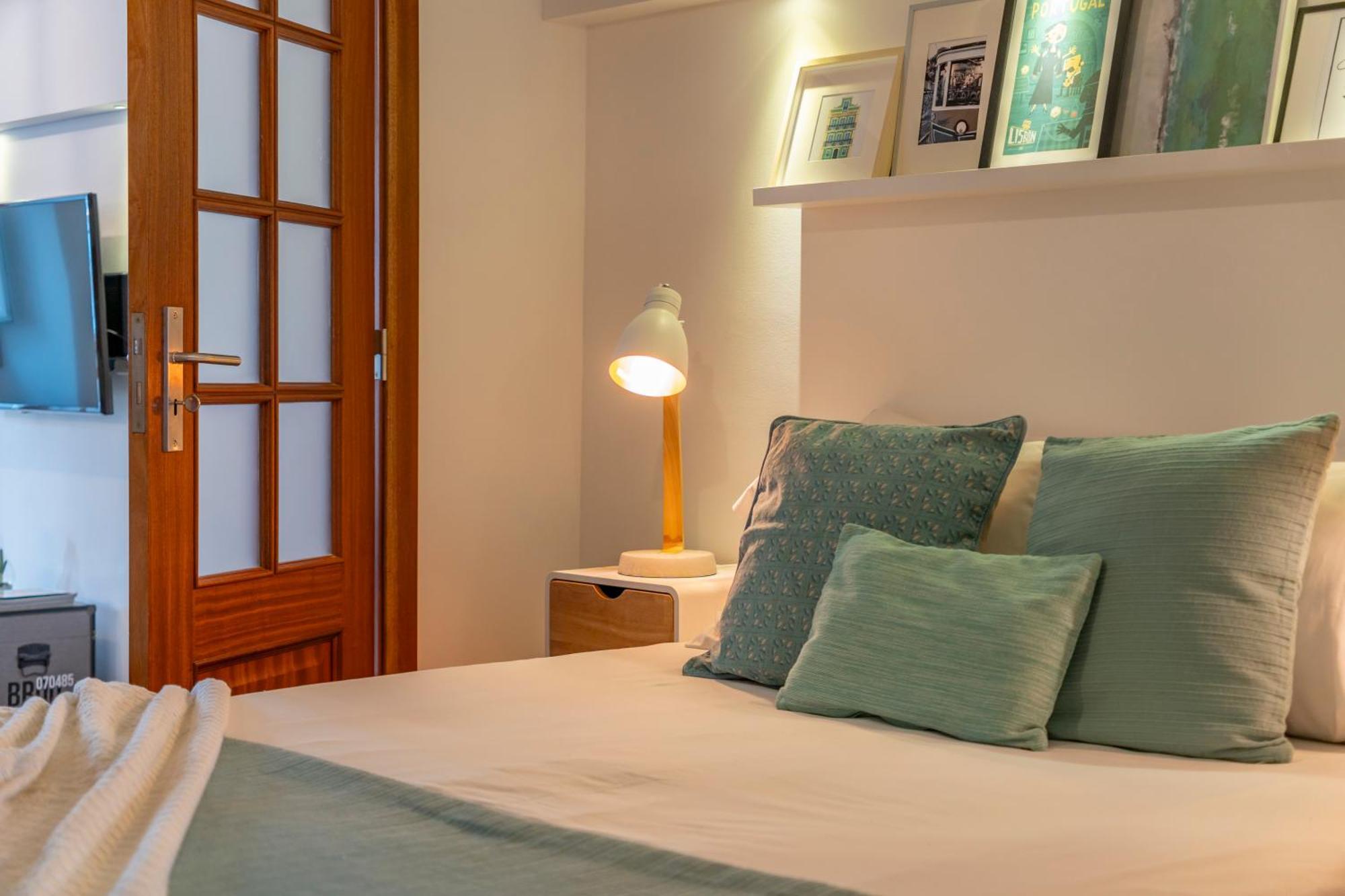 Superb Apartments Overlooking Graca In Lisboa الغرفة الصورة