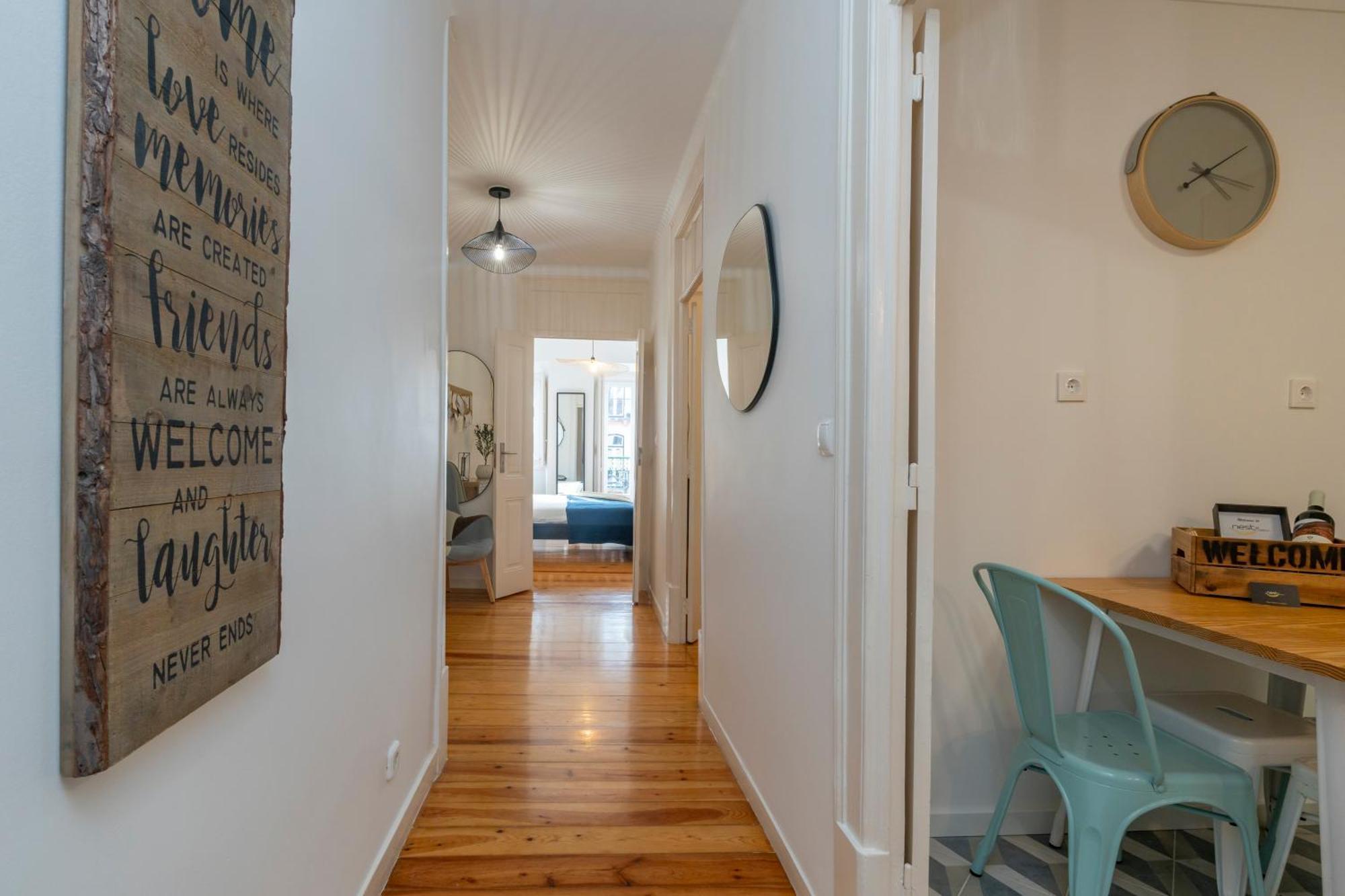 Superb Apartments Overlooking Graca In Lisboa الغرفة الصورة
